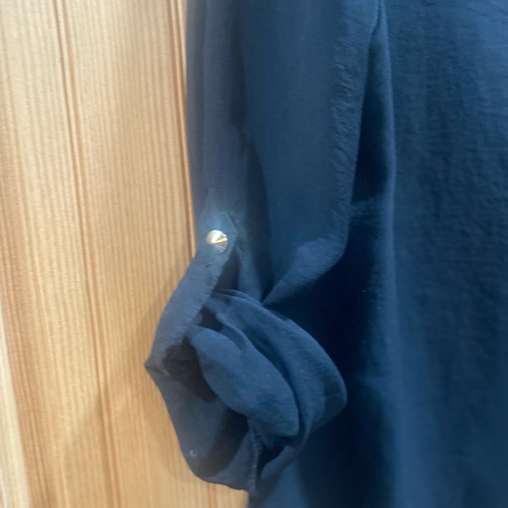 Mossimo Supply Co. Black V-Neck Long-Sleeve Blouse - Picture 3 of 7